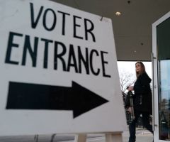 Texas clarifies voter ID law, requires proof of US citizenship for ballot