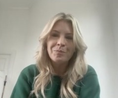 Jenn Johnson calls for unity in worship through music