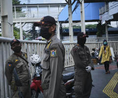 Hundreds of Muslims protest evangelists at Gospel event