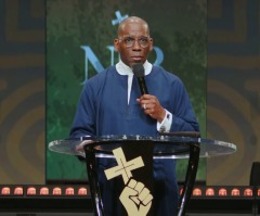 Pastor Jamal Bryant calls blacks who celebrated at White House ‘runaway slaves' and ‘coons’