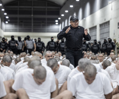 Trump thanks El Salvadoran Pres. Nayib Bukele for taking over 200 Tren de Aragua gang members