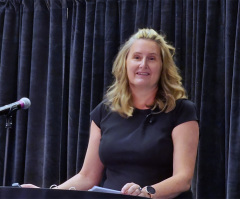 Mary DeMuth urges Christian writers to embrace calling through pain, perseverance