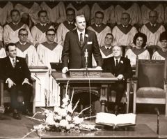This week in Christian history: Billy Graham preaches to 3,000 in Chicago, Billy Bray dies