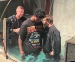 Dallas Cowboys rookie gets baptized: 'Thank you lord for this day'