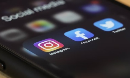 New York lawmakers pass measure requiring social media warning labels