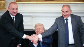 Trump's week in review: ‘De-banking' banned; new census ordered; peace deal signed
