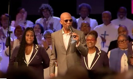 Pastor returns to megachurch after being released from prison for $3.6M fraud conviction