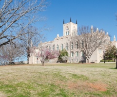 Travel: In Milledgeville, Southern history, small-town charm and Flannery O’Connor’s legacy