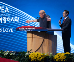 Rick Warren: ‘I’m not a health and wealth teacher; I give to be a blessing, not get a blessing'