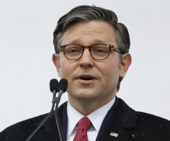 Mike Johnson responds to ICE altercations with clergy, rejects religious freedom concerns