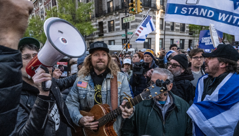 Sean Feucht claims practicing witch, husband came to Christ after devastating industrial accident