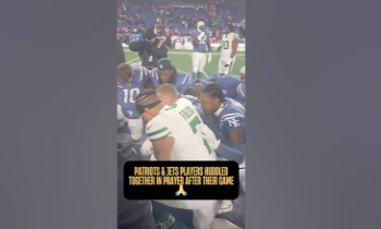 Patriots, Jets players pray together after Thursday Night Football matchup
