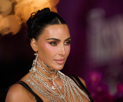 Kim Kardashian pays $80K to buy back dad’s Bible given to OJ Simpson, gifts it to sister 