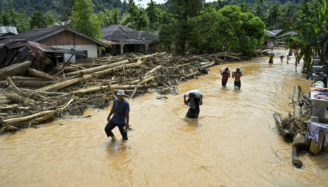 Indonesia flooding disaster leaves over 600 dead, hundreds missing