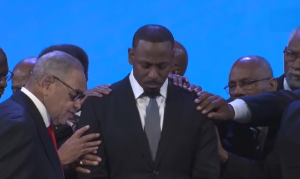 Jonathan Evans, son of Tony Evans, installed as new leader of Oak Cliff Bible Fellowship