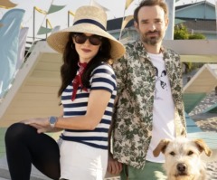 Zooey Deschanel, Patricia Heaton say ‘Merv’ explores hope, second chances at Christmas (exclusive)