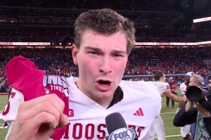 Indiana QB, Heisman finalist Fernando Mendoza gives 'all the glory to God' after Big Ten championship