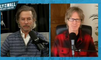 David Spade slams mall for omitting 'Christmas' from tree-lighting ceremony