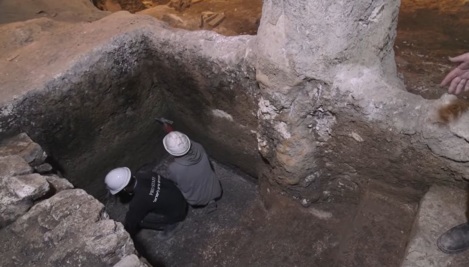 Ritual bath bearing ash uncovered in Jerusalem testifies to Second Temple destruction, archaeologists say