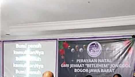 Indonesian church celebrates Christmas despite pressure to cancel service