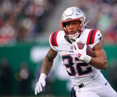 Patriots running back TreVeyon Henderson shares Scripture in New Year's message 