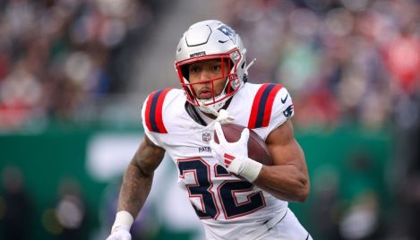 Patriots running back TreVeyon Henderson shares Scripture in New Year's message 