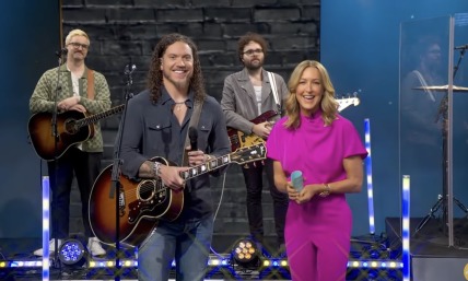 Brandon Lake leads worship on GMA, jokes he and Maury Povich 'tell people who the father is'