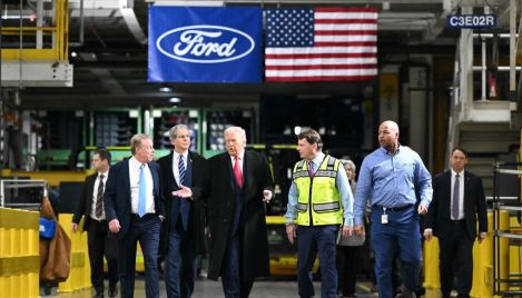 Evangelical leader criticizes Trump for flipping off factory worker: 'Coarsening of civic conduct'