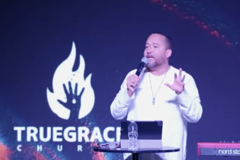 Bilingual Texas church removes pastor from website after reported arrest 