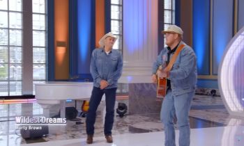 Country music star tears up during son's 'American Idol' audition: 'That's my boy!'