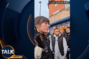 Christians praise police officer for defending street preacher's rights amid crowd of Muslims men 