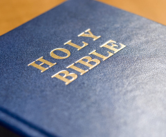 Why pastors should encourage members to carry their Bibles to worship