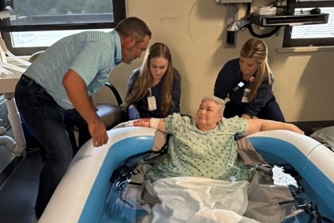 Huntsville Hospital ICU nurses help patient get baptized a week before death