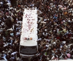 Pakistan's Bhutto Killed in Suicide Bomb Attack