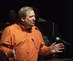 Rick Warren Challenges N.Y. Pastors with Purpose Strategy