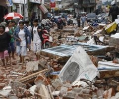 Quake in Indonesia Kills Over 500, Stretches Int'l Relief Efforts