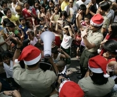 Volcano Forces Thousands of Filipinos to Mark Christmas as Evacuees