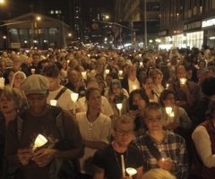 Hundreds in NYC Hold Vigil to Show Solidarity for Muslims, Mosque