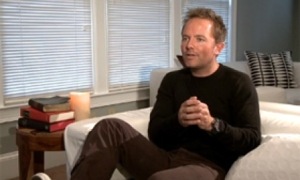 Chris Tomlin Proclaims 'If Our God Is For Us, Everything's Possible'