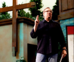 Rick Warren Urges Pastors to Say Radical 'Yes' to God