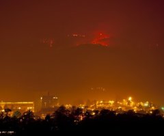 Los Alamos National Laboratory Closes, N.M. Wildfire Nearby