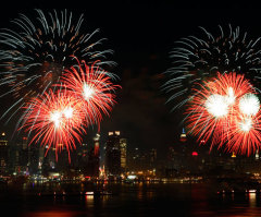 Six Tips for More Vibrant Fireworks Photographs