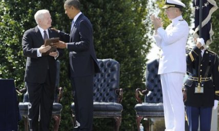Retiring Defense Secretary Gates Awarded Medal of Freedom