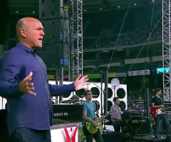Radio Host Howard Stern Needs Jesus, Greg Laurie Says
