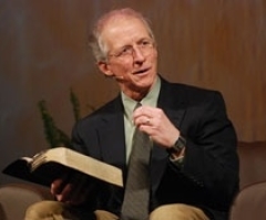 John Piper Tells Christians How to Pray During Ramadan