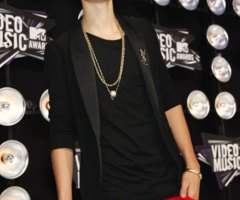 Justin Bieber Thanks 'God and Jesus' at MTV's VMA (PHOTOS)