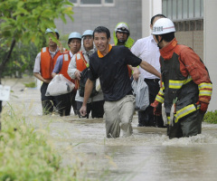 Typhoon Roke Path to Smash Tokyo, 1 Million in Japan Told to Flee