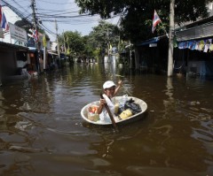 Bangkok Flood Latest News: Thousands Flee as Water Overwhelms City (PHOTOS)