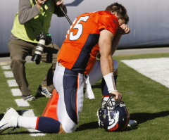 Tim Tebow Finds Other Football Stars in His Corner