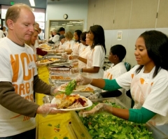 Homeless Shelters Scramble to Gobble up Last Minute Thanksgiving Ingredients